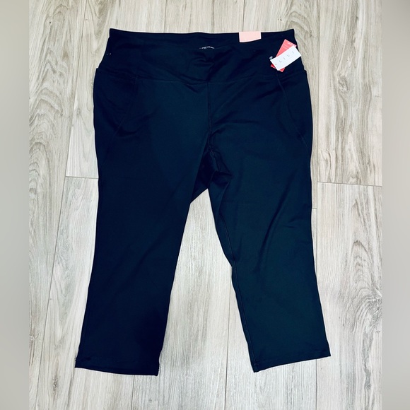 Lane Bryant Livi Activewear Set - Picture 5 of 9